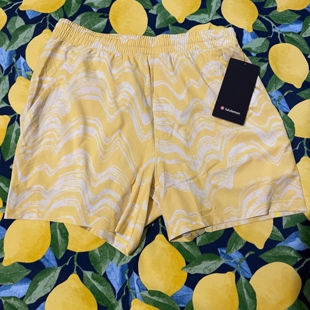 NWT Lululemon Pace Breaker Short 5” LL unisex